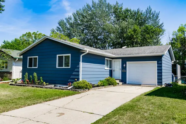 2925 14th AVE S, Moorhead, MN 56560