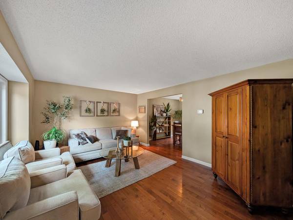 13655 Henna CT, Apple Valley, MN 55124