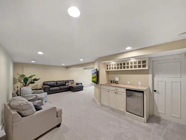 13655 Henna CT, Apple Valley, MN 55124