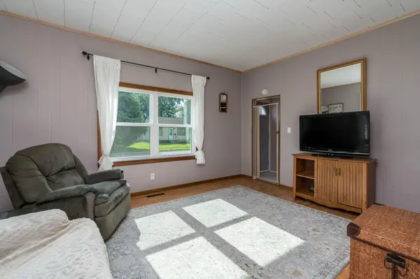 1041 Quincy ST, North Mankato, MN 56003