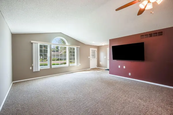 122 Oxford PATH, Mankato, MN 56001