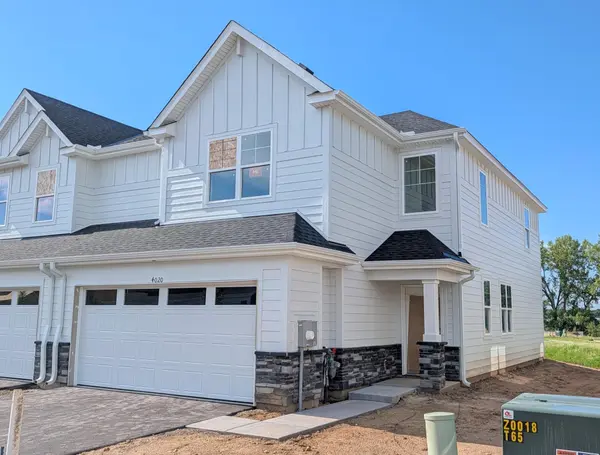 4020 Hayward AVE N, Oakdale, MN 55128