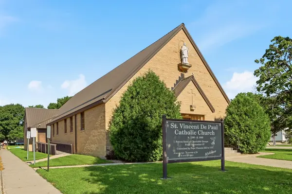 720 1st ST, West Concord, MN 55985