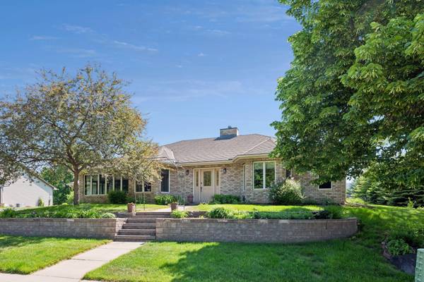 700 Spruce DR, Hudson, WI 54016