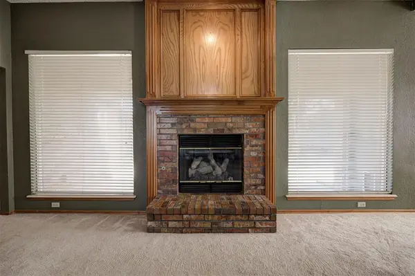 1825 SE 1st ST, Moore, OK 73160