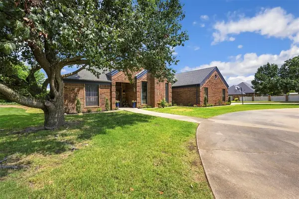 1316 Windsor PL, Shawnee, OK 74804