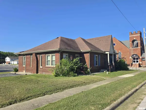 125 VIRGINIA ST, Carterville, IL 62918
