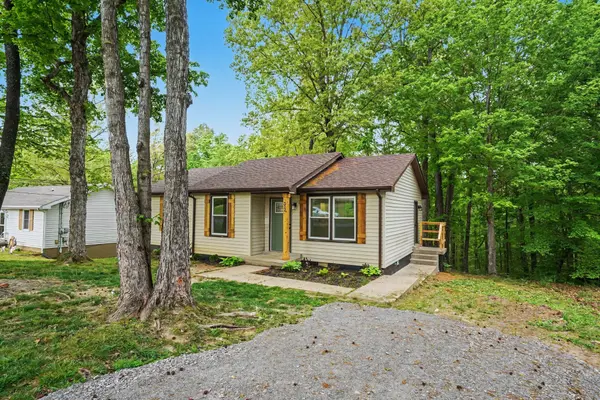 512 Aspen Dr, Clarksville, TN 37042