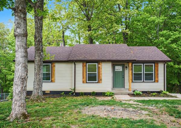 512 Aspen Dr, Clarksville, TN 37042