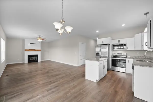 668 Crestone Ct, Clarksville, TN 37042