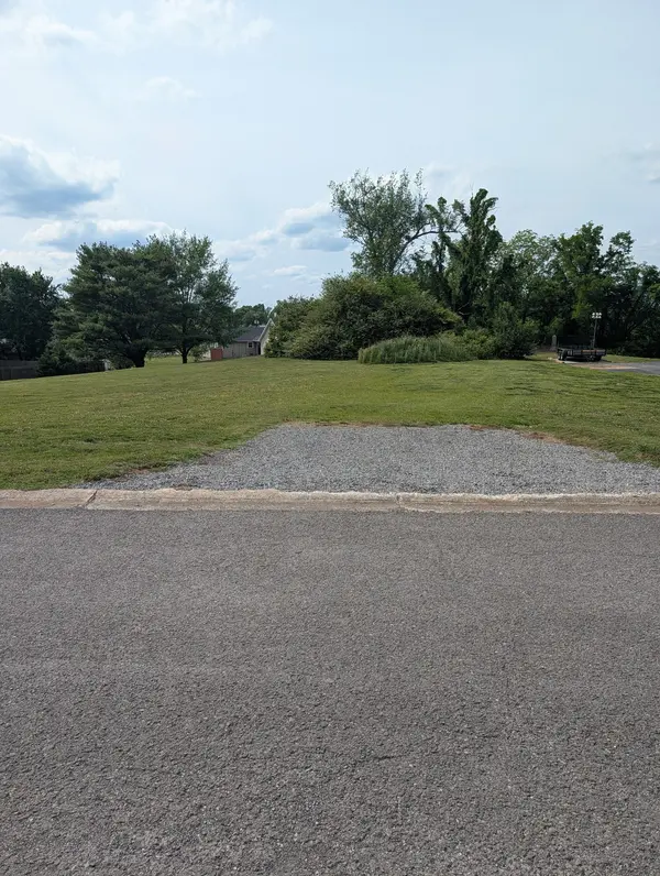 105 Fairlane Drive, Shelbyville, TN 37160