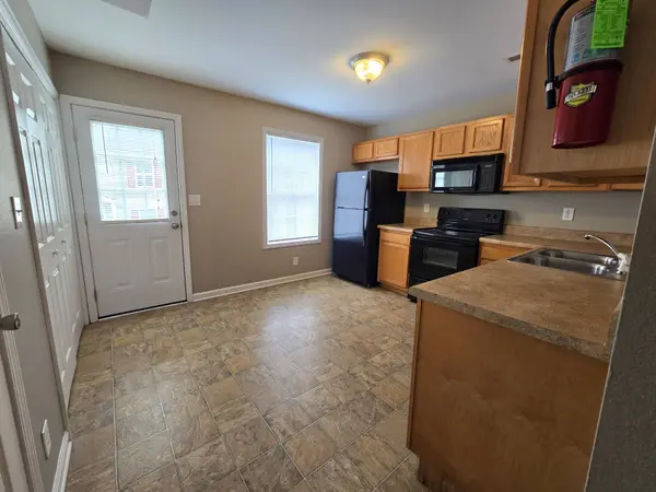 248 Executive Ave #2B, Clarksville, TN 37042