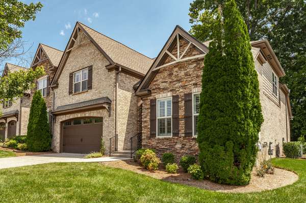 210 Abiding Pl, Goodlettsville, TN 37072