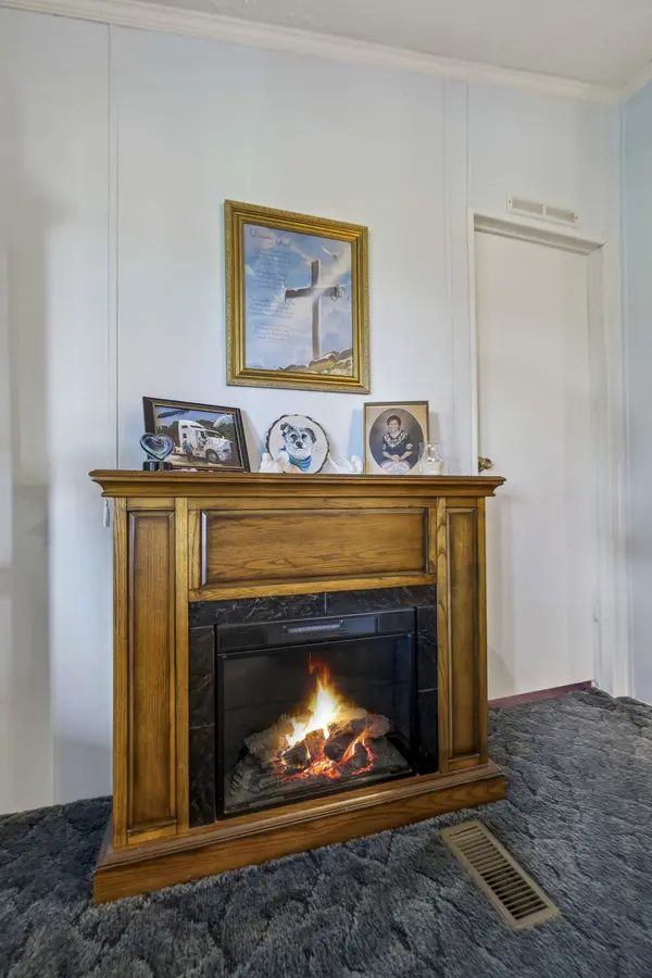 11585 Bakerville Rd, Waverly, TN 37185