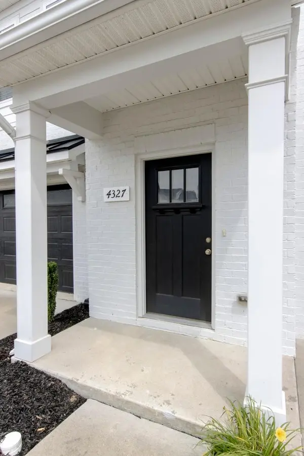 4327 Doral Dr, Murfreesboro, TN 37127