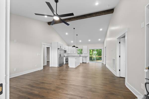 1239 N Main St #N, Tennessee Ridge, TN 37178