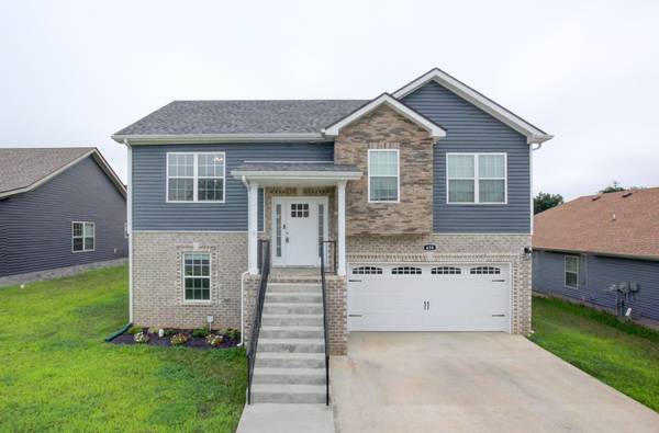 458 Irish Hills Dr, Clarksville, TN 37042