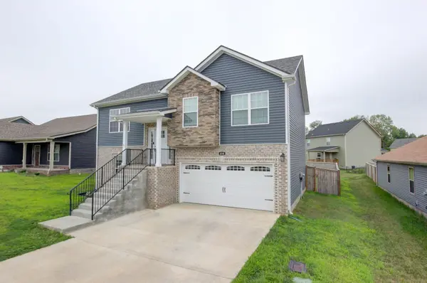 458 Irish Hills Dr, Clarksville, TN 37042