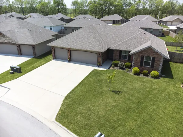 5661 W Beech Street, Springfield, MO 65802