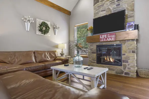190 Deep Forest, Hollister, MO 65672