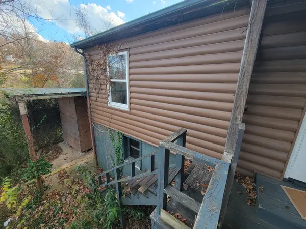 29 Adams Lane, Blue Eye, MO 65611