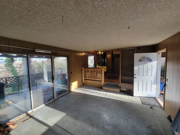 29 Adams Lane, Blue Eye, MO 65611