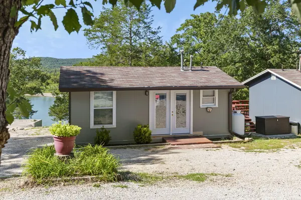 11 Kings Cove Lane, Reeds Spring, MO 65737