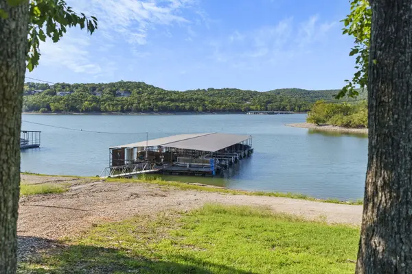 11 Kings Cove Lane, Reeds Spring, MO 65737