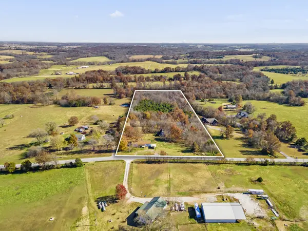 1602 N State Highway F, Bois D Arc, MO 65612