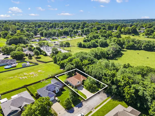 702 W Chandler Drive, Willard, MO 65781