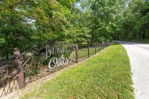 1031 Eaglecrest Road, Cape Fair, MO 65624