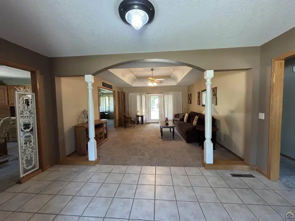1313 Presby Dr, Emporia, KS 66801