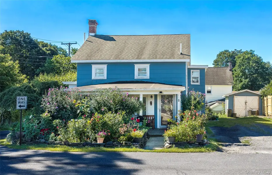 5 Henry ST, Pawling, NY 12564