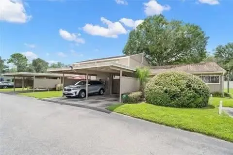 8608 LAKE ISLE DR, Temple Terrace, FL 33637