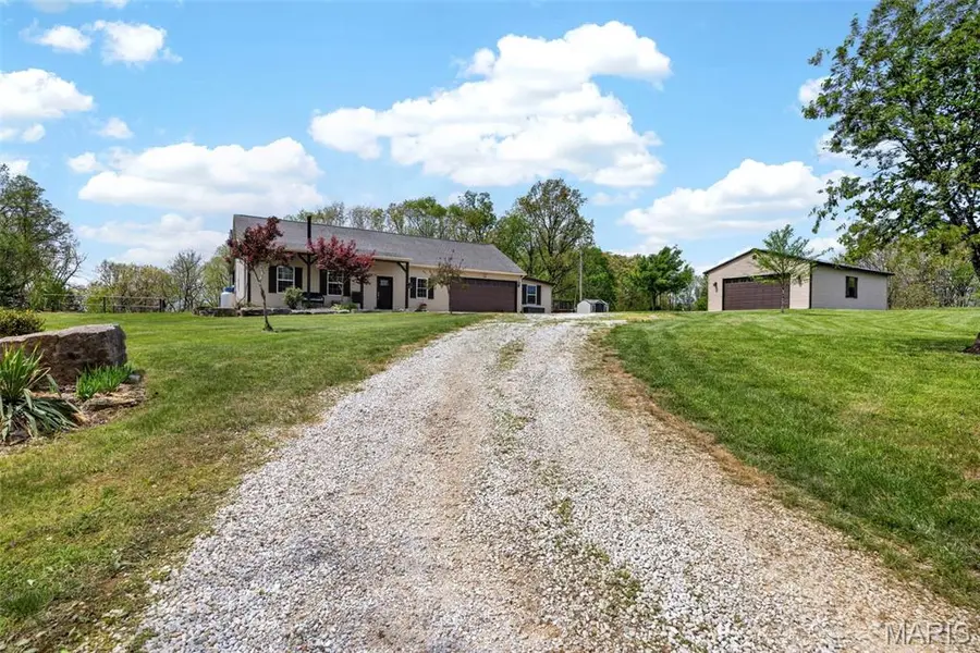 16731 Baumann LN, Warrenton, MO 63383