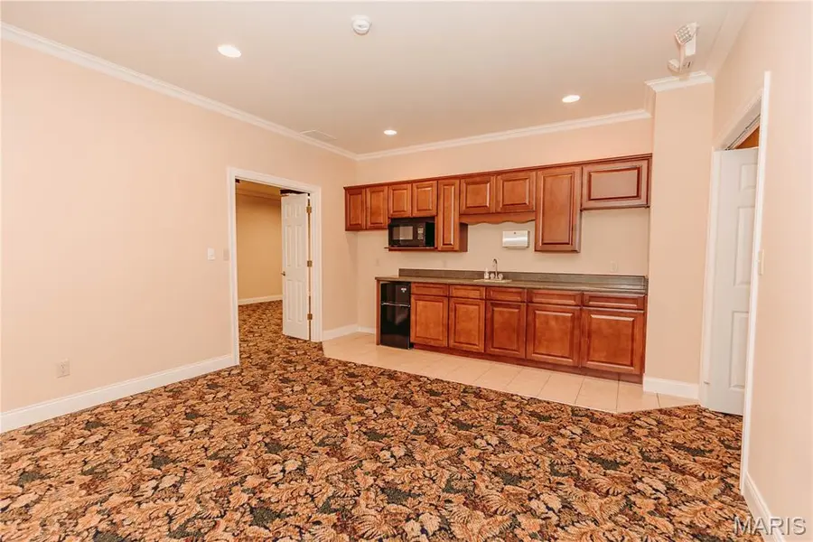 105 3rd ST E, Dixon, MO 65459