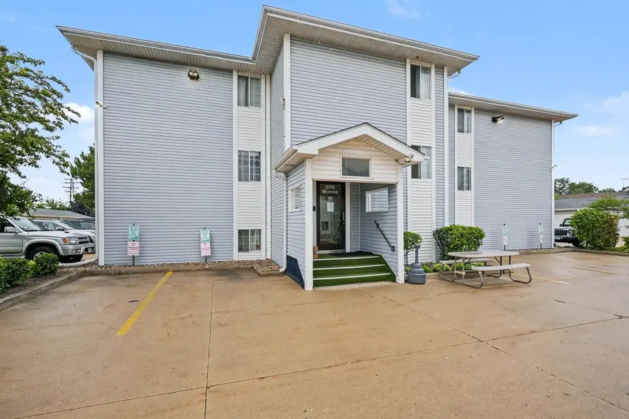 3170 W Monroe ST #212, Waukegan, IL 60085
