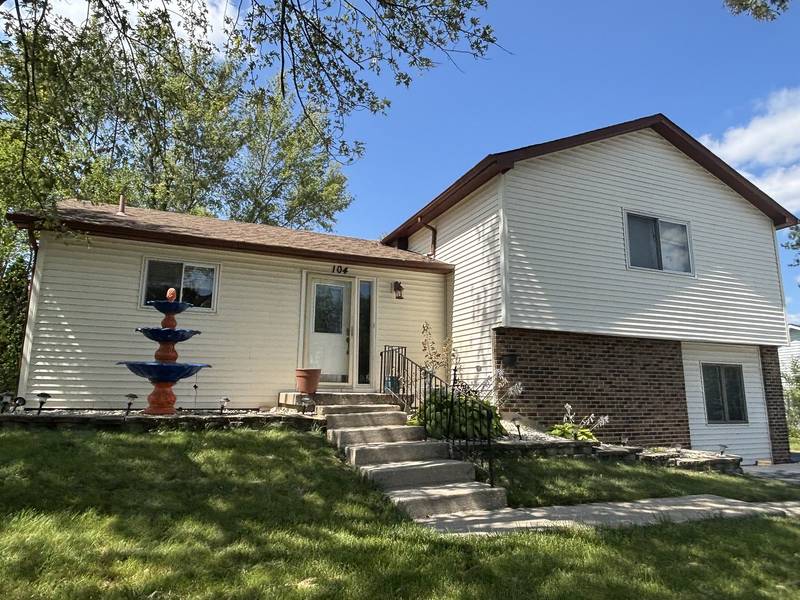 104 Pheasant RD, Matteson, IL 60443