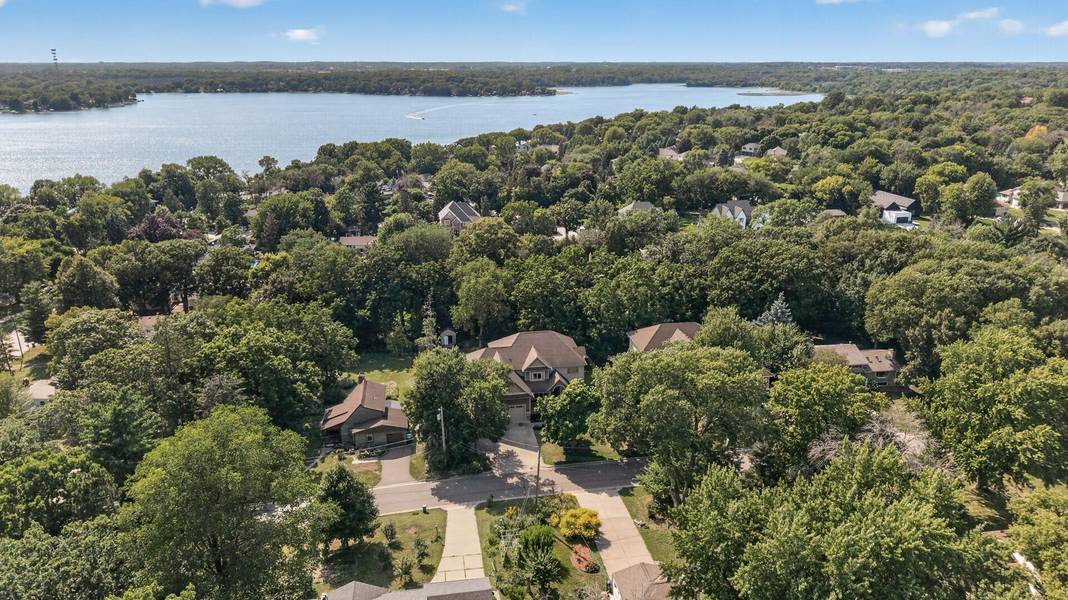 2635 Nathan LN N, Plymouth, MN 55441