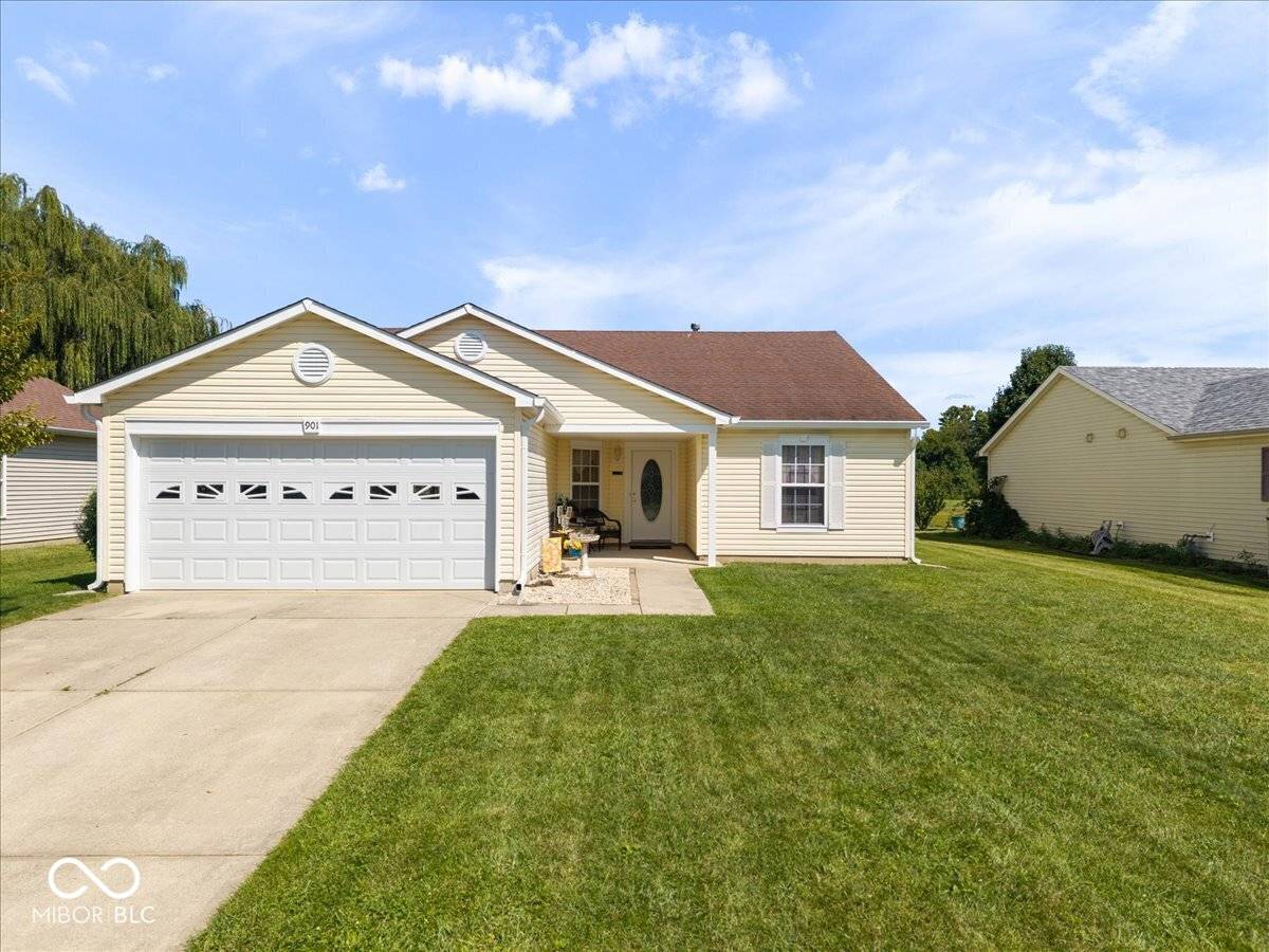 901 Runnymede DR, Greenfield, IN 46140