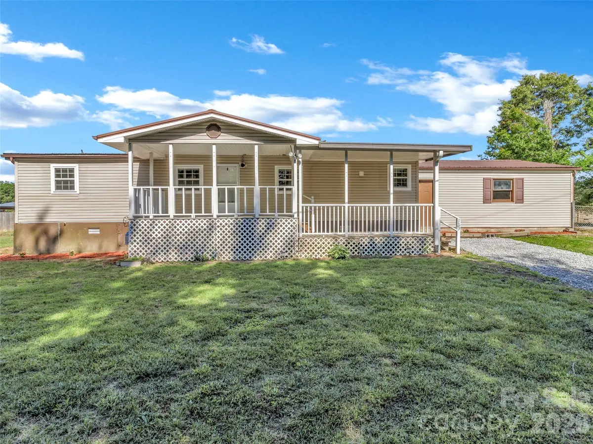 133 Kristey LN, Hendersonville, NC 28792