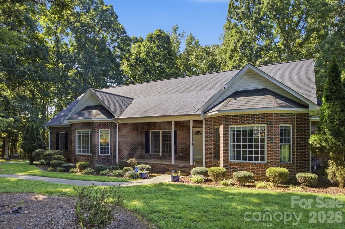 216 Minnie Queen LN, Belmont, NC 28012