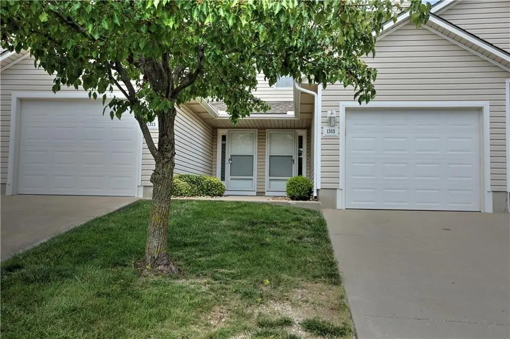 1315 Broadway CIR #281C, Lee's Summit, MO 64081