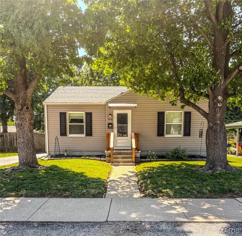 346 12th ST, Wood River, IL 62095