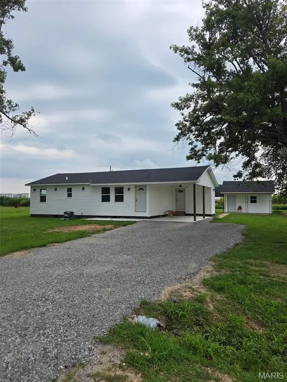 39594 County Road 227A, Campbell, MO 63933
