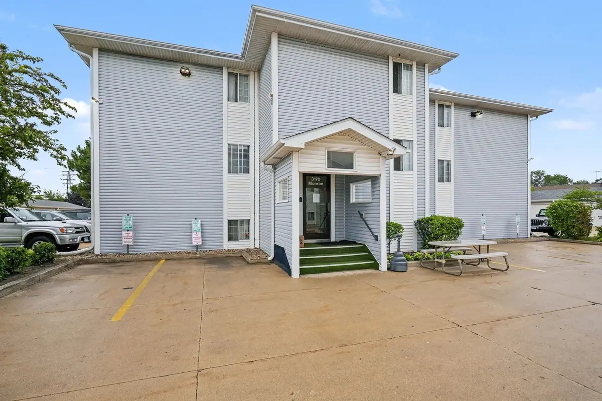 3170 W Monroe ST #212, Waukegan, IL 60085