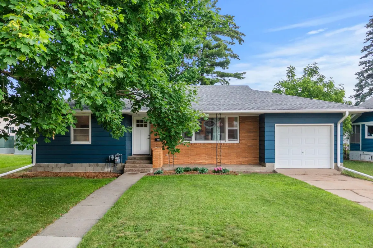 305 Main ST E, New Prague, MN 56071