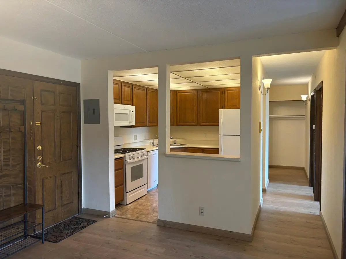 6730 Vernon AVE S #407, Edina, MN 55436