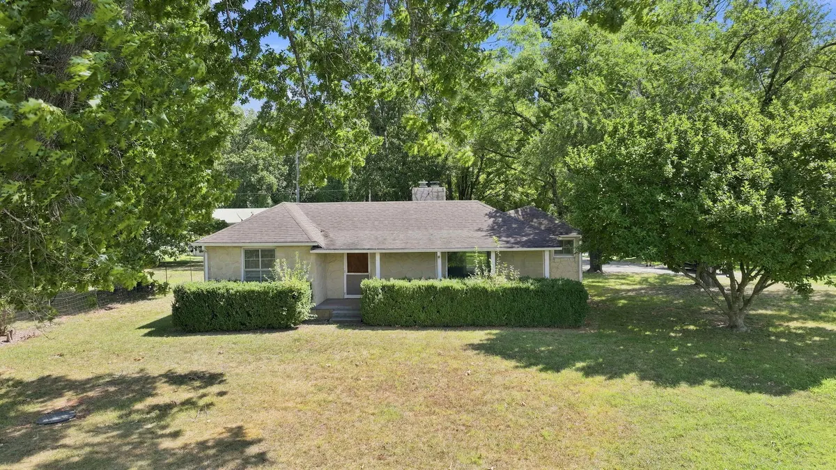 3001 N Weaver RD, Ozark, MO 65721