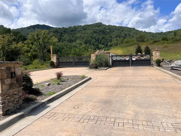 4 Summit View DR #4, Canton, NC 28716